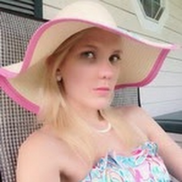 Meet your Posher, Michelle - Picture 1 of 1